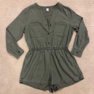 Army Green Romper (Size: M)
